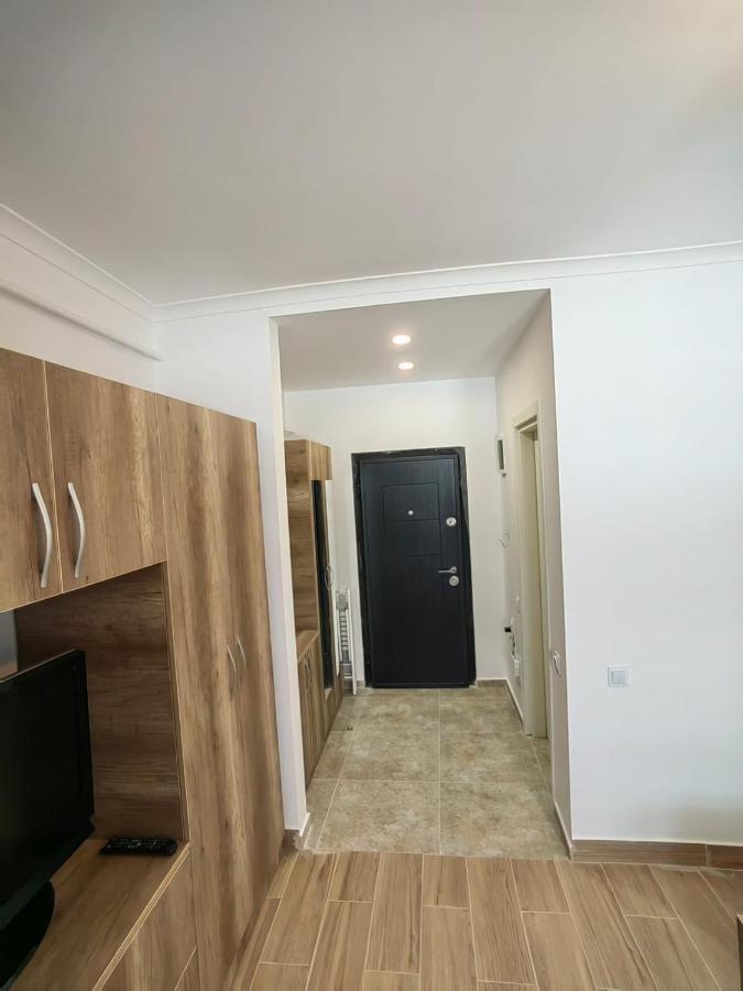 Militari Studio Roşu Exteriör bild