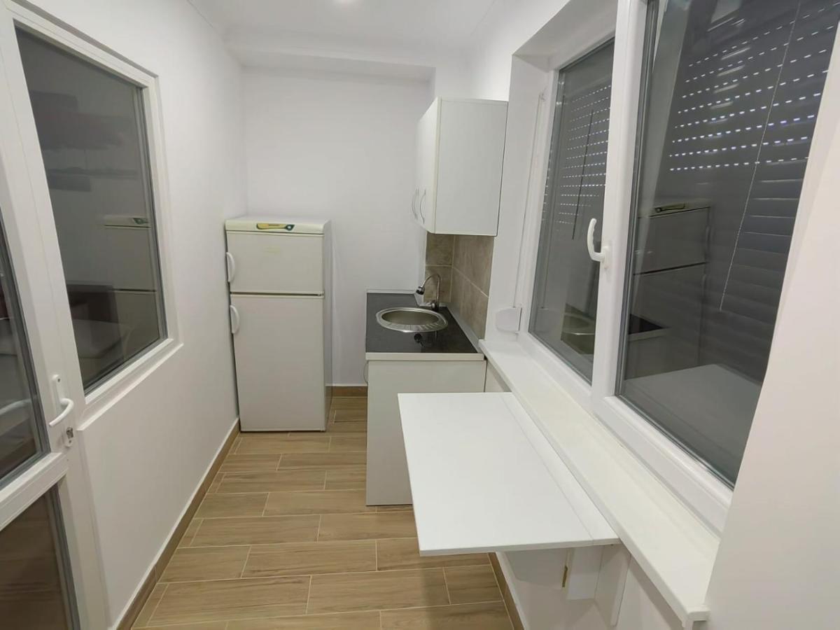 Militari Studio Roşu Exteriör bild